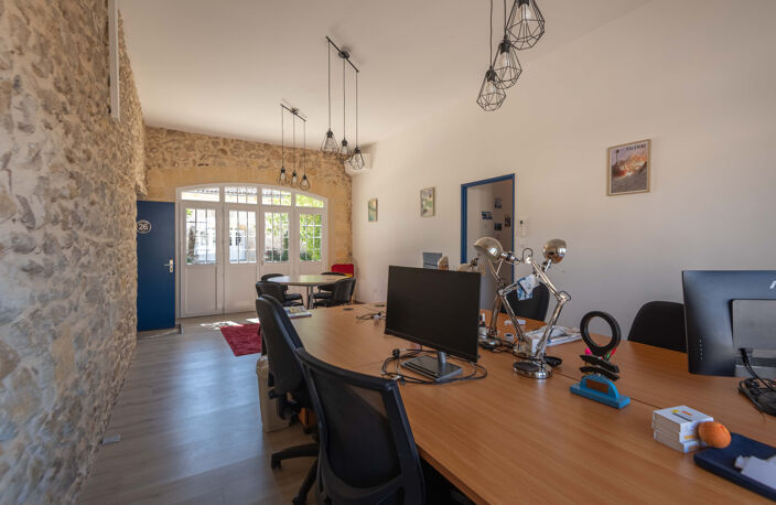 BUREAUX A LOUER - 138.50 m2 - DANS UNE AILE DE CHATEAU — photo 5