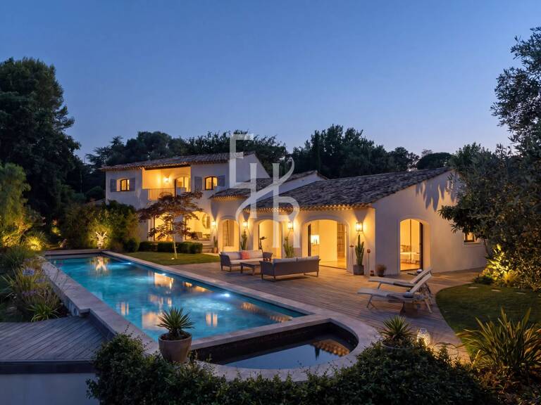 Villa coup de cœur au calme et à pied du village de Valbonne — photo 1