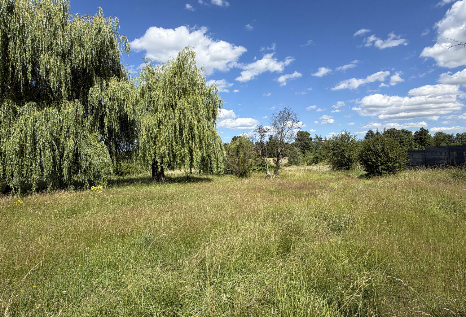 Très beau terrain plat de 578 m2 dans un environnement calme — photo 1