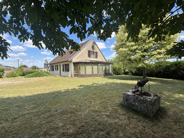 LAIGNES (21) maison de 205m2 ,année 1980 ,avec sous-sol , ga — photo du bien