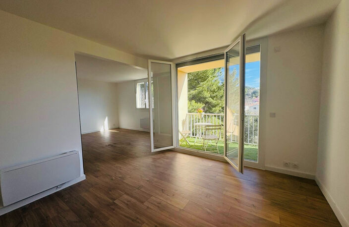 TOULON EST - APPARTEMENT 5 PIECES - 104m2 - Terrasse - 2 Par — photo 2