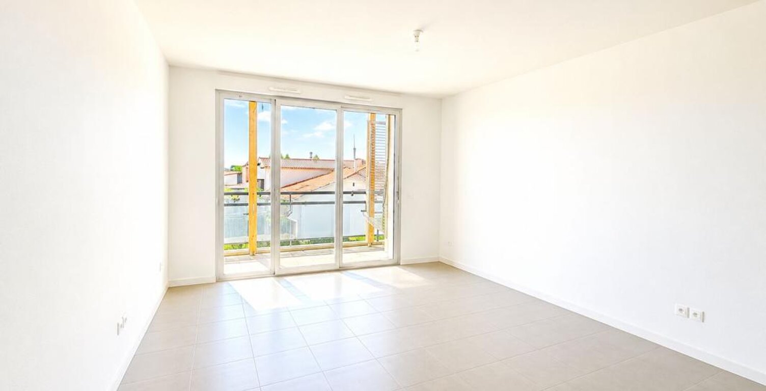 Appartement À Vendre T3 de 69 m² avec balcon et 2 places de stationnement — photo 1