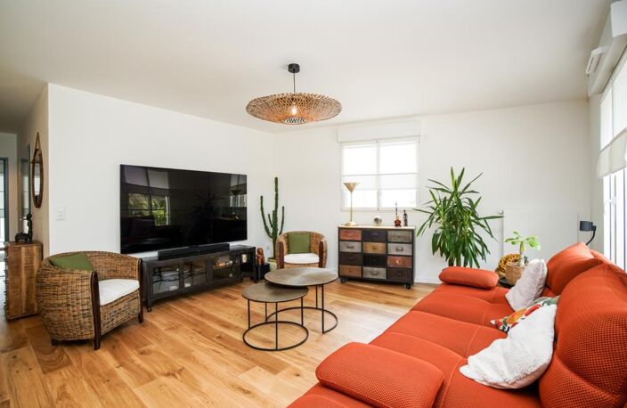 TOURS - QUARTIER COTY - T4 TRAVERSANT DE 106m2 - VUE PARC - 2 PARKINGS — photo 4