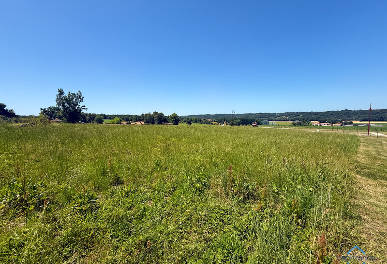 Dpt Gers (32), à vendre BERNEDE terrain constructible de 1335 m² viabilisé et borné, au calme — photo 1