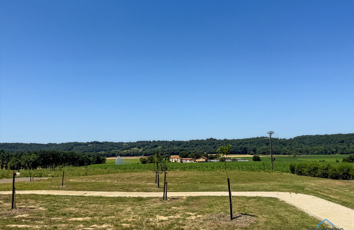 Dpt Gers (32), à vendre BERNEDE terrain constructible de 1335 m² viabilisé et borné, au calme — photo 2