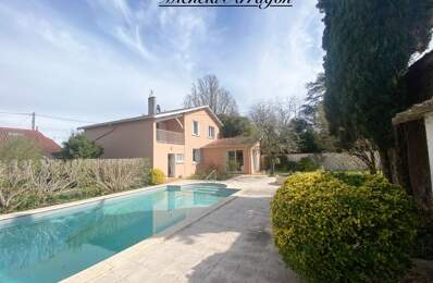 Une maison lumineuse avec piscine et jardin, à vivre pleinement au cœur de Villeneuve-sur-Lot — photo du bien