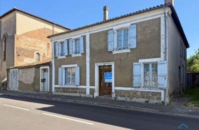 Dpt Landes (40), à vendre AIRE SUR L'ADOUR maison à rénover T6 de 200 m² habitables + garage attenant et dépendances sur 1314 m² de terrain au centre village — photo du bien