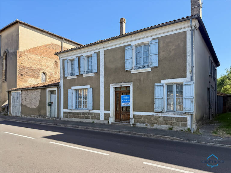 Dpt Landes (40), à vendre AIRE SUR L'ADOUR maison à rénover T6 de 200 m² habitables + garage attenant et dépendances sur 1314 m² de terrain au centre village — photo 1