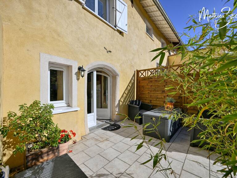 Maison P3 avec terrasse, remise, et 2 stationnements — photo 1