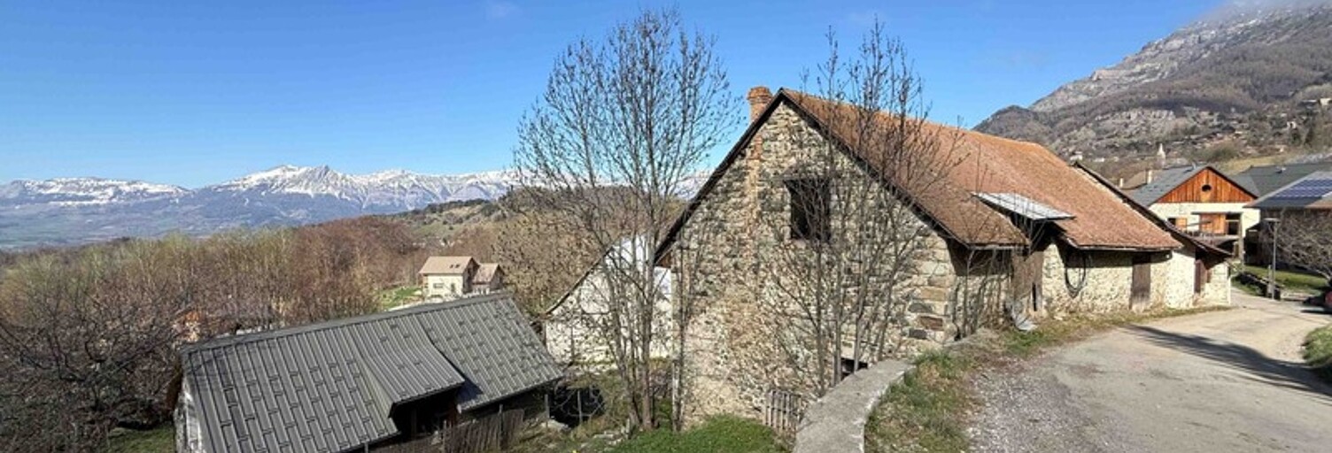 Maison 8 Pièces 156 m² à vendre à Saint-Michel-de-Chaillol (05260)