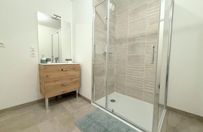 Appartement - Rennes - 3 pièces - 58.8 m2 + Parking + Loggia - Quartier Jeanne d'Arc — photo 5