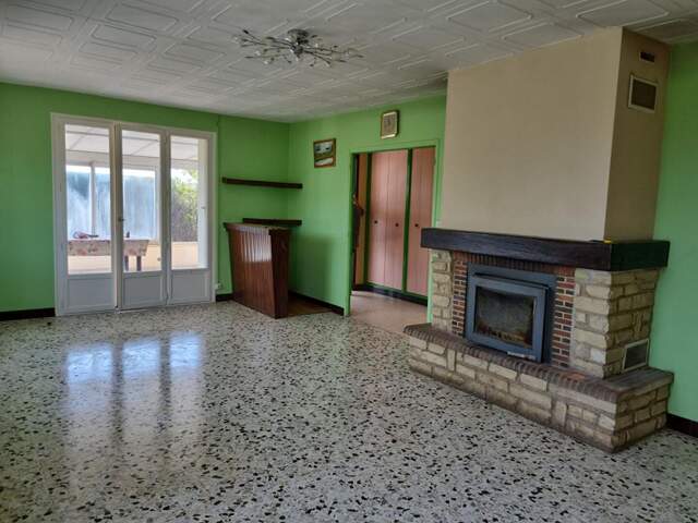MAISON SALON SEJOUR CHEMINEE INSERT, 3 CHAMBRES et VERANDA — photo du bien