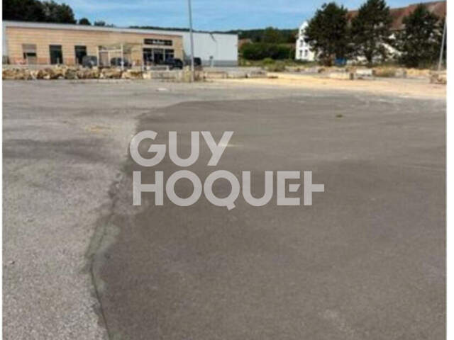 TERRAIN À BÂTIR DE 1 555 M² À VOCATION COMMERCIALE ? EMPLACEMENT STRATÉGIQUE — photo du bien