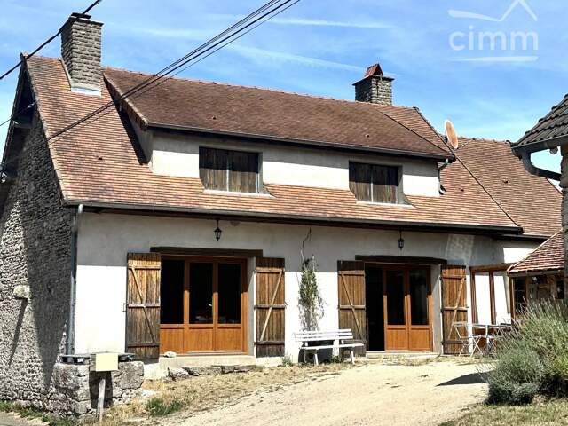 Maison ancienne de caractère avec dépendance (65m²)– Vic-sous-Th — photo du bien