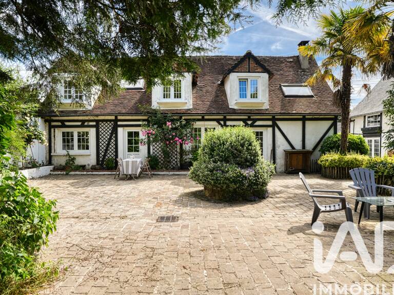 Vente Maison/villa 8 pièces — photo 1