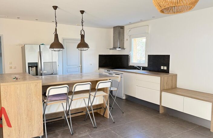 Villa de plain-pied  4 chambres  Piscine  Lodève — photo 3