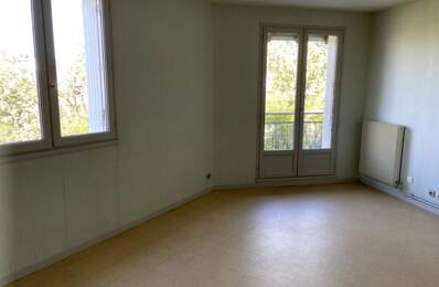 Chinon La Roche Faucon - Appartement T4 — photo du bien