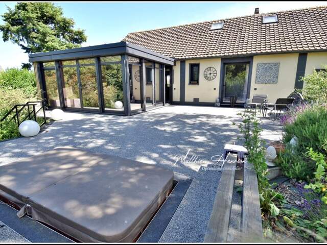 Maison sur sous-sol, véranda, 4 chambres, 2 dressing, 2 salles de bains, DPE D — photo du bien