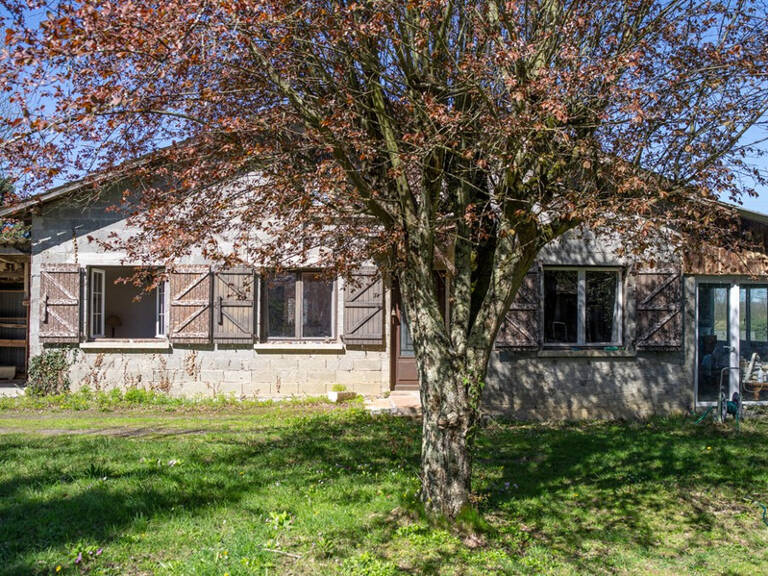 Dpt Haute Garonne (31), à vendre VILLENEUVE LECUSSAN maison à rénover T5 de 107m² habitables + abris voitures sur 730m² de terrain — photo 1