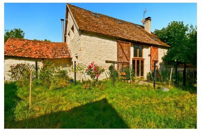 Propriété à vendre à Touchay : 2 maisons avec 4.5 hectares TOUCHAY (18) — photo 3