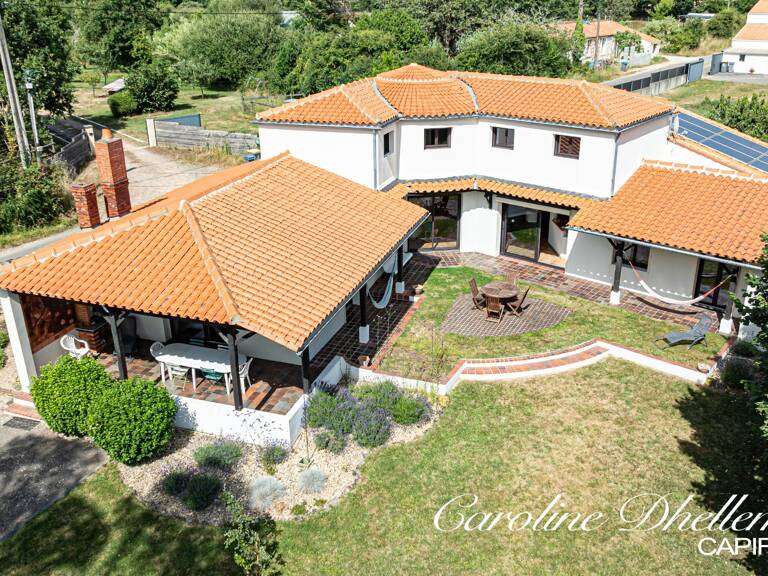 Les Sables-d’Olonne – Grande maison familiale 5 chambres sur 3 000 m² avec dépendance de 65 m² — photo 1