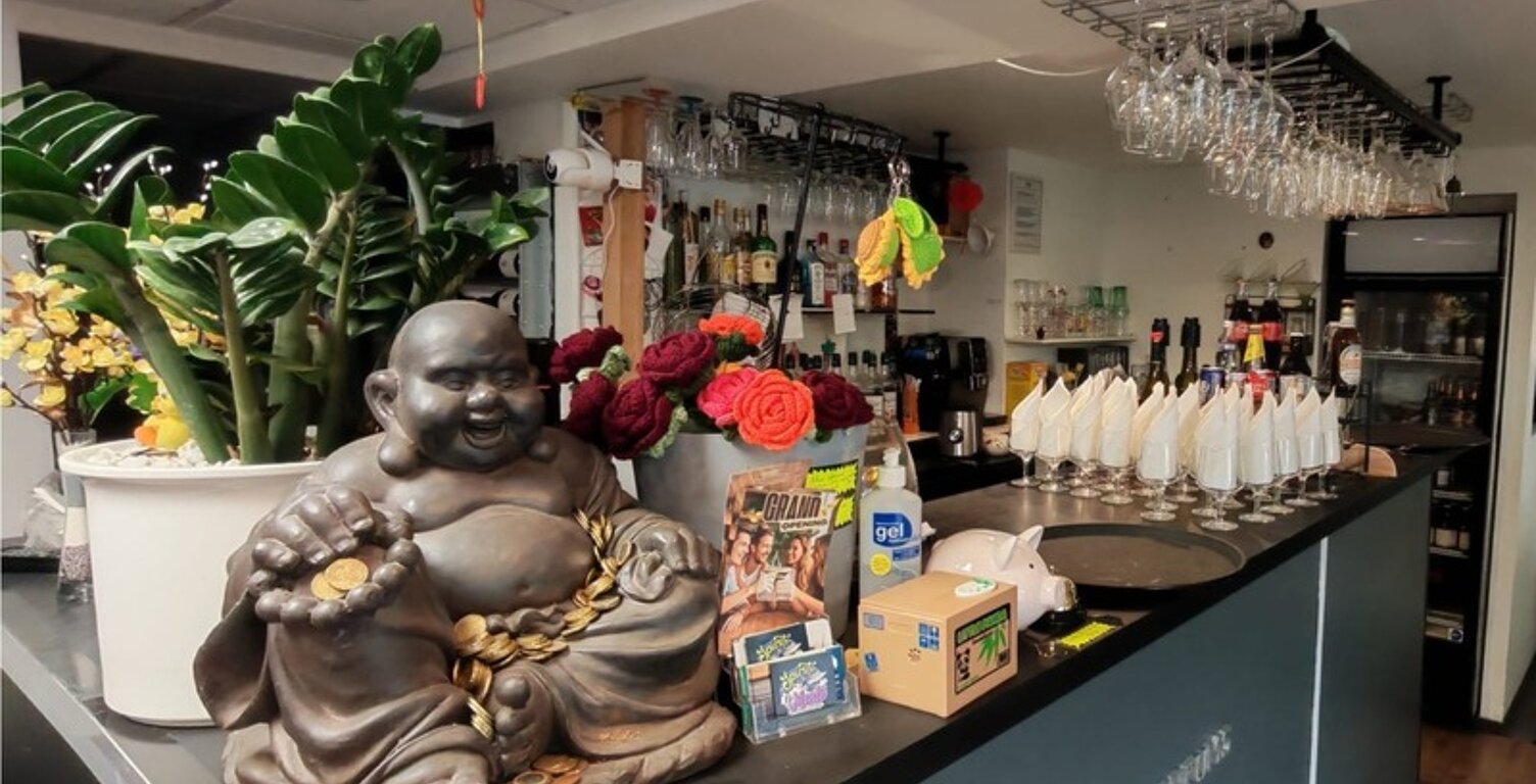 À VENDRE – MURS & FONDS DE COMMERCE RESTAURANT VIETNAMIEN TRADITIONNEL – BOURGOIN-JALLIEU (38) — photo 1