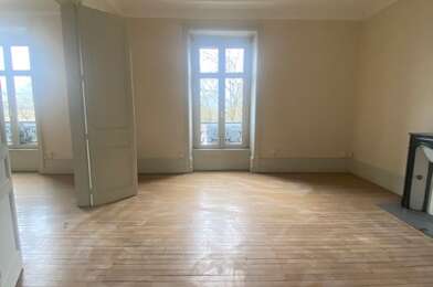 Bureau  750 €