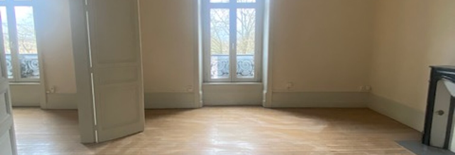 Bureau  93 m² à louer à Limoges (87000)