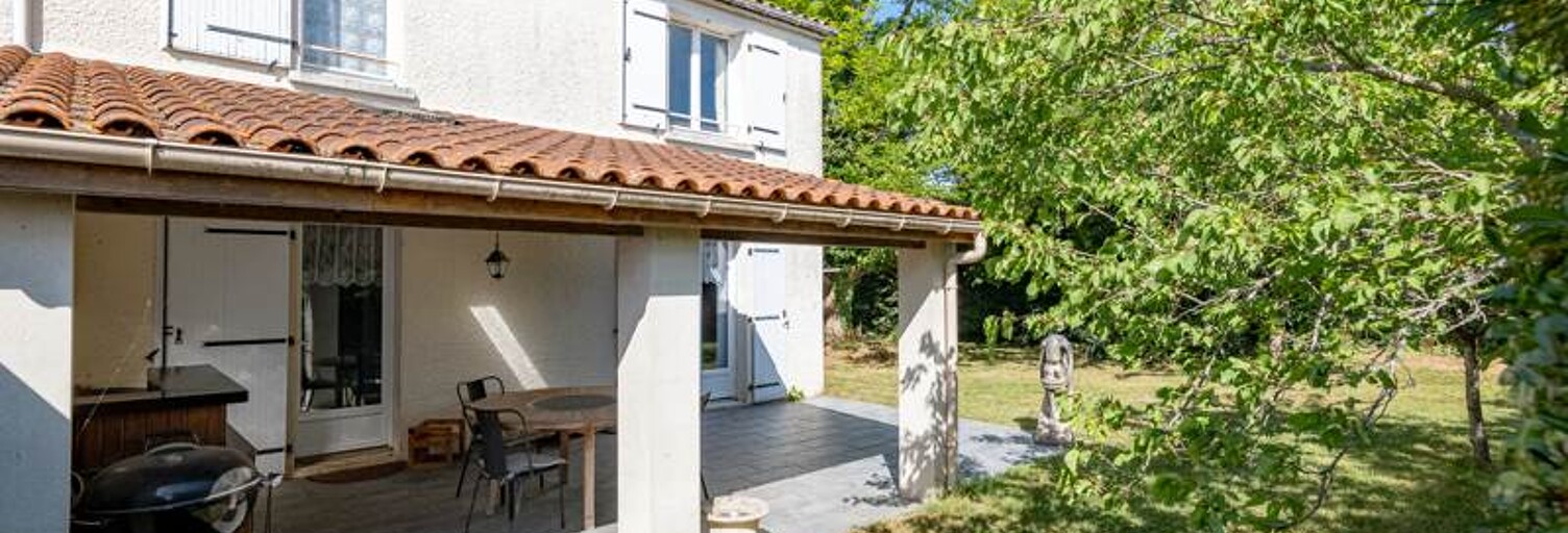 Maison 5 Pièces 99 m² à vendre à Saint-Jean-d'Angély (17400)