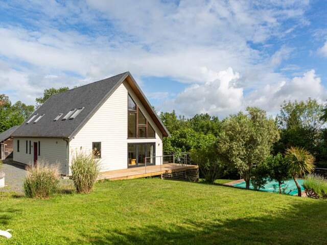 Contemporaine de 7 pièces principales — photo du bien