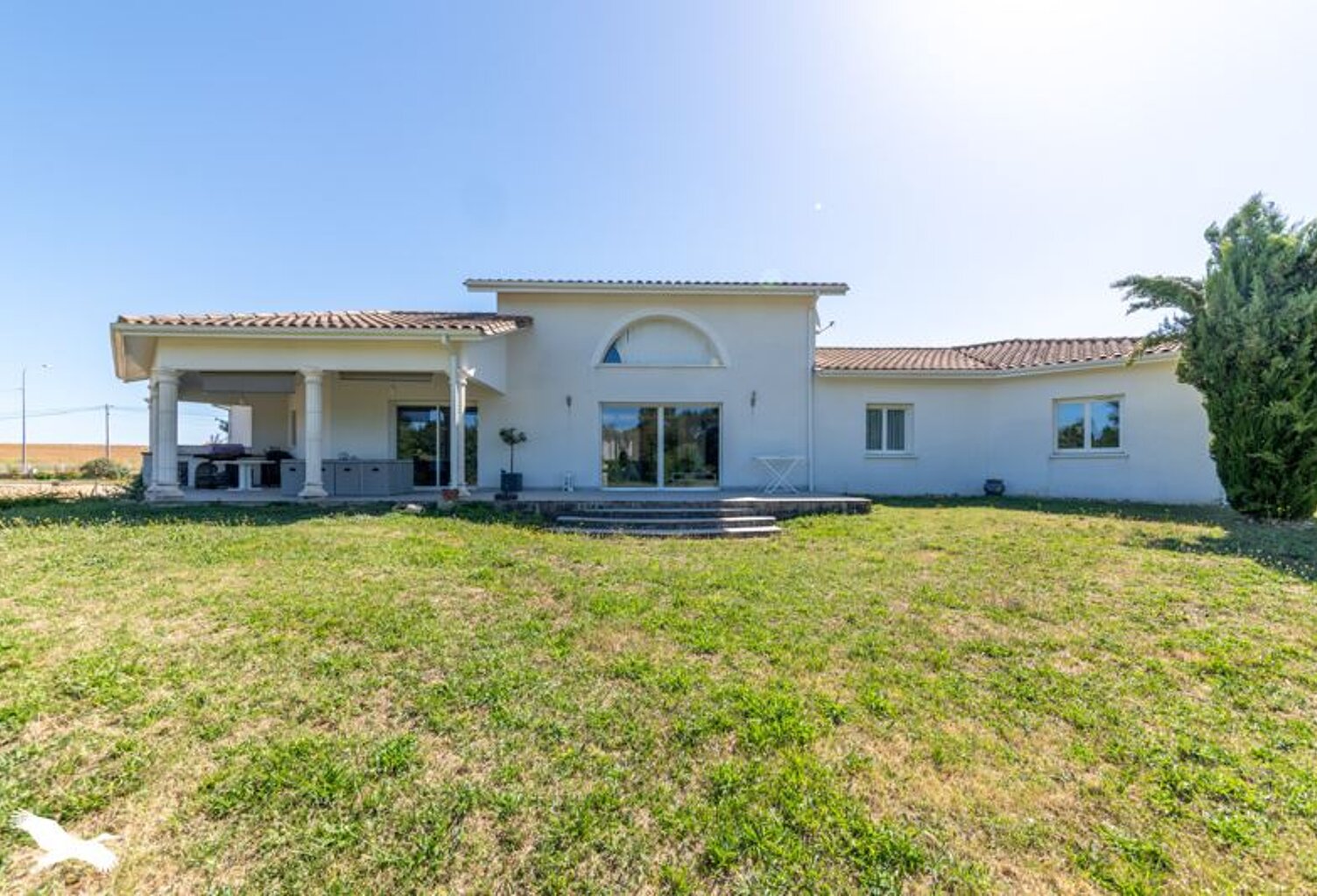 Villa de 6 pièces principales — photo 1