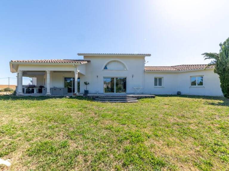 Villa de 6 pièces principales — photo 1