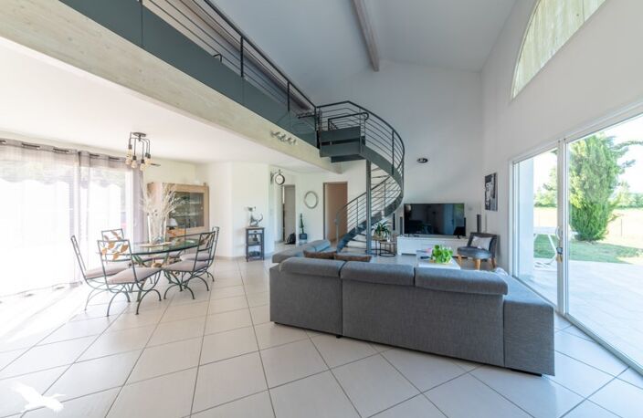 Villa de 6 pièces principales — photo 3