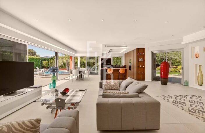 Mougins  Villa  d'exception de plain-pied | Piscine chauffée, jacuzzi & studio indépendant | 10 min Cannes — photo 5