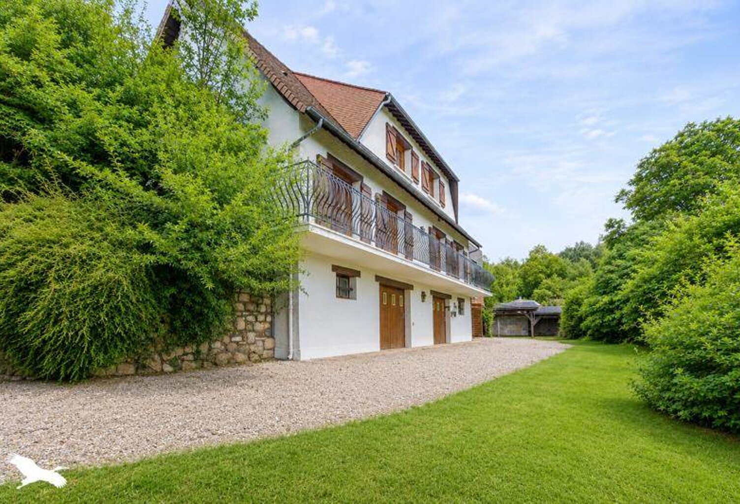 Maison en pierre de 7 pièces principales — photo 1