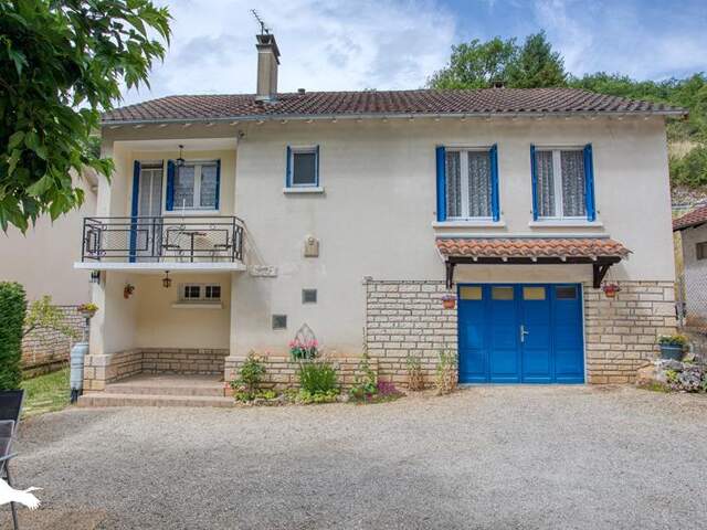 Maison en pierre de 6 pièces principales — photo du bien