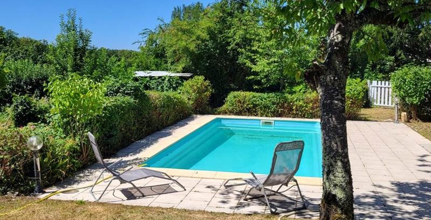 Maison en pierre de 6 pièces principales — photo 1