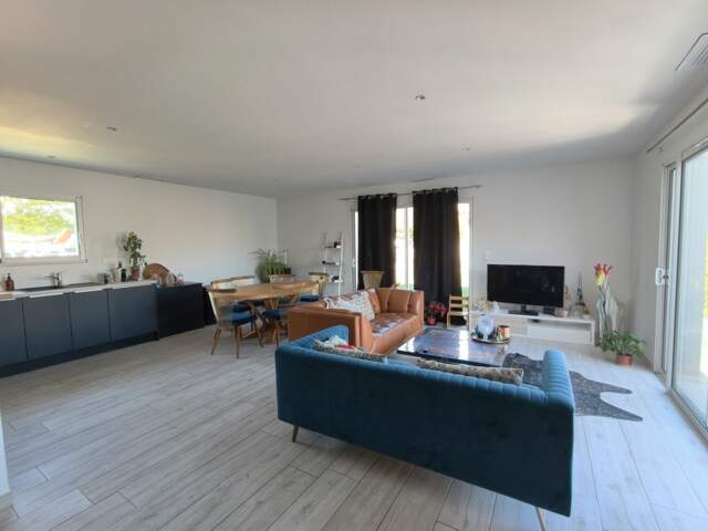 Contemporaine de 5 pièces principales — photo du bien