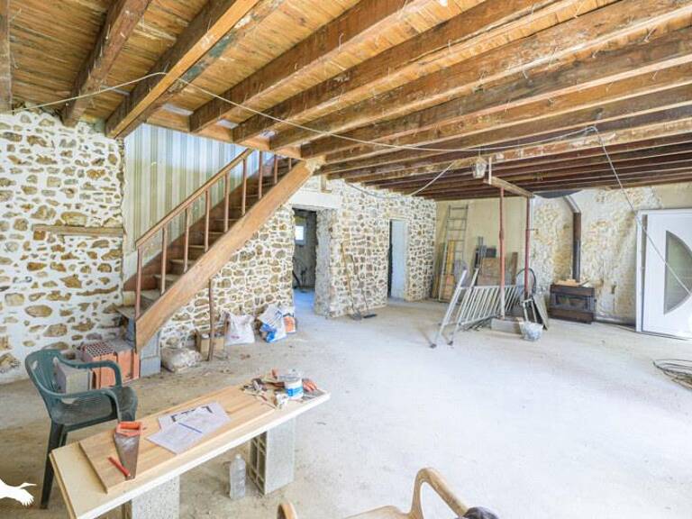 Maison en pierre de 4 pièces principales — photo 1
