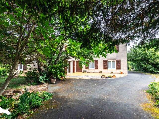 Maison 6 pièces 195 m² à Salles-sur-Mer — photo du bien