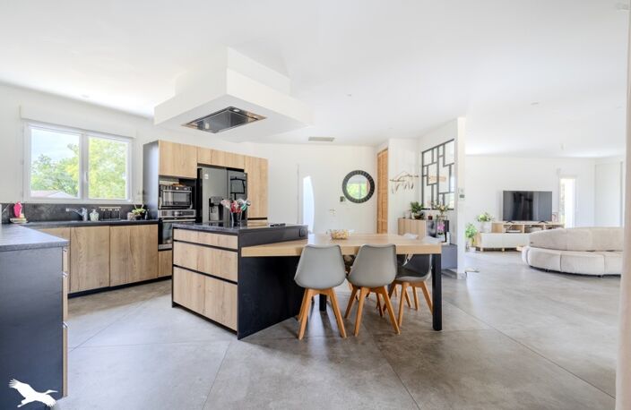Contemporaine de 6 pièces principales — photo 2