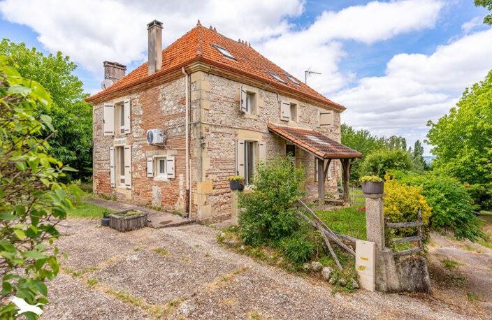 Maison en pierre de 5 pièces principales — photo 2