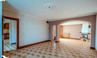 Maison 6 Pièces 140 m² à vendre à La Rochefoucauld-en-Angoumois (16110)