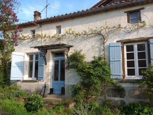 Maison en pierre de 5 pièces principales — photo du bien