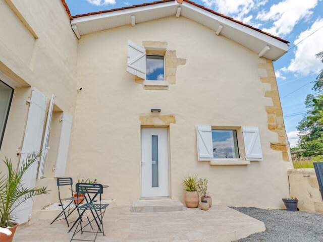 Maison en pierre de 6 pièces principales — photo du bien