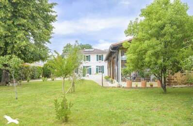 Maison en pierre de 6 pièces principales — photo du bien