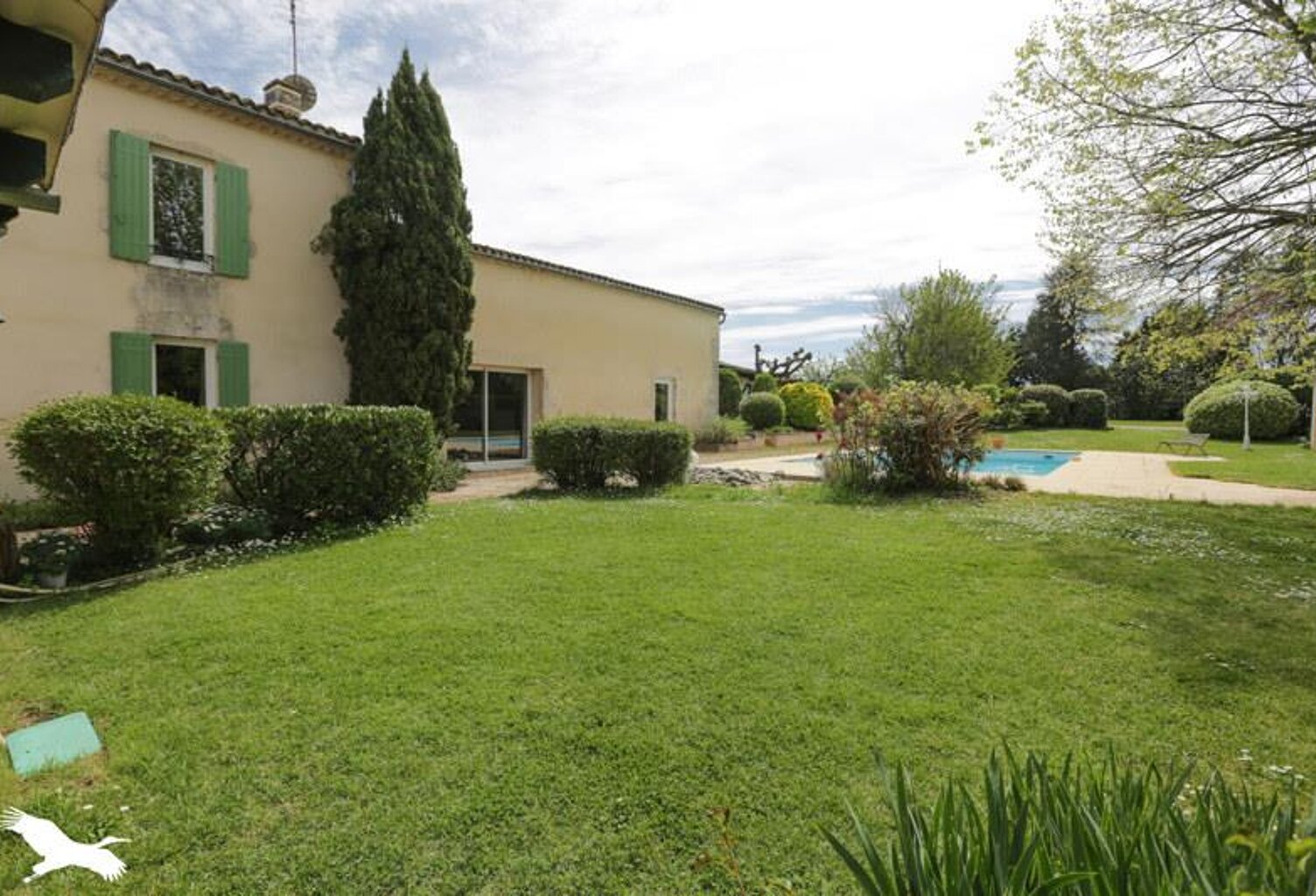 Maison en pierre de 6 pièces principales — photo 1