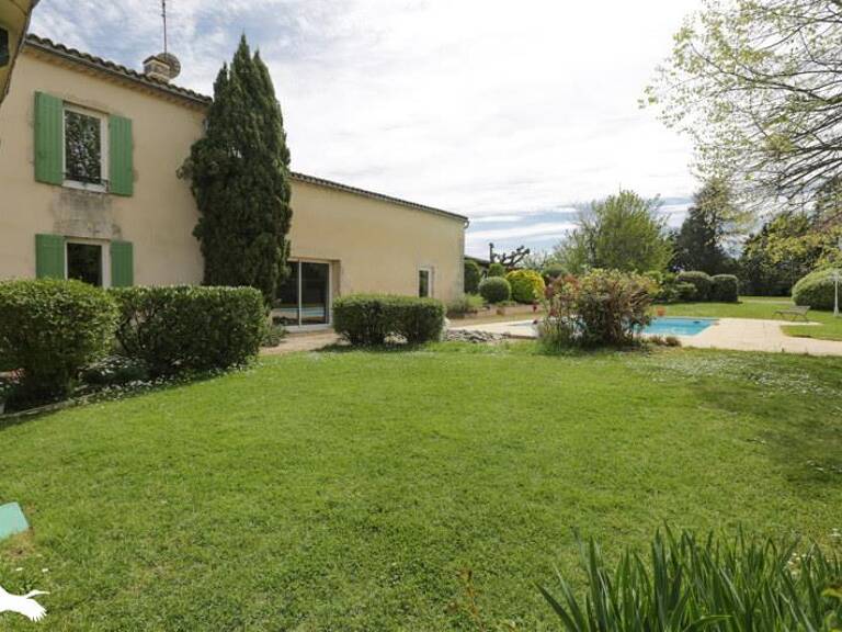 Maison en pierre de 6 pièces principales — photo 1