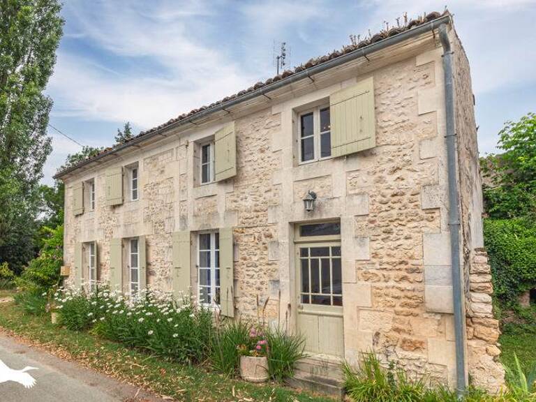 Maison en pierre de 4 pièces principales — photo 1