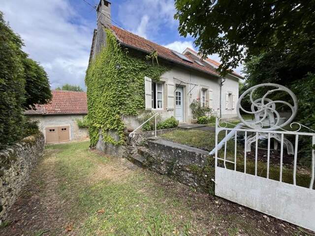 Maison de bourg de 5 pièces principales — photo du bien